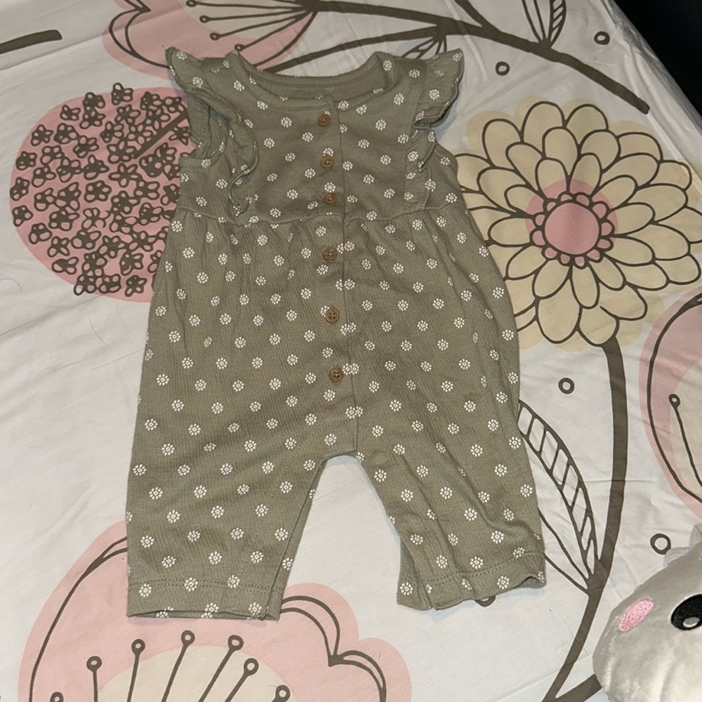 Carters newborn outfit